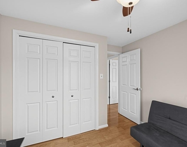 8006 Broken Reed Court - Photo Thumbnail 17