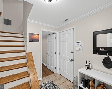 8006 Broken Reed Court - Photo Thumbnail 6