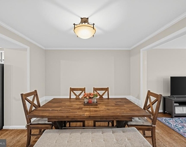 8006 Broken Reed Court - Photo Thumbnail 16