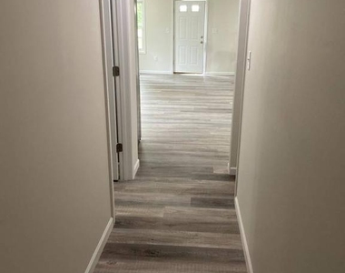 9 Slipstream Court - Photo Thumbnail 3