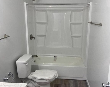 9 Slipstream Court - Photo Thumbnail 8