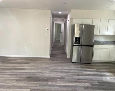 9 Slipstream Court - Photo Thumbnail 7