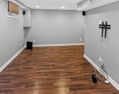 1400 Berry Street - Photo Thumbnail 13