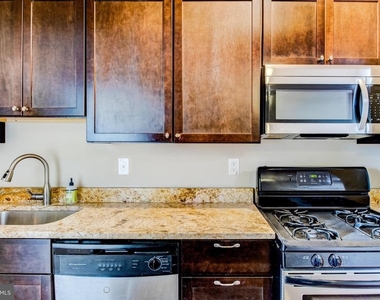 2216 Linden Avenue - Photo Thumbnail 14