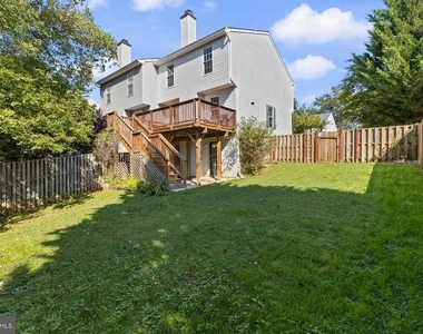 806 Lilac Court - Photo Thumbnail 27