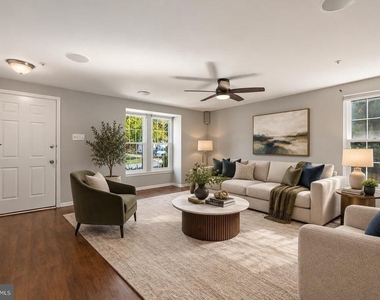 806 Lilac Court - Photo Thumbnail 2
