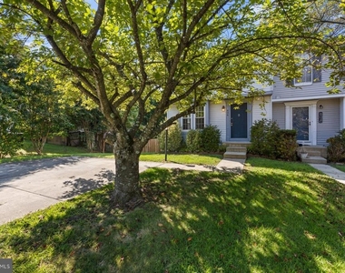 806 Lilac Court - Photo Thumbnail 1