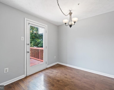 806 Lilac Court - Photo Thumbnail 9