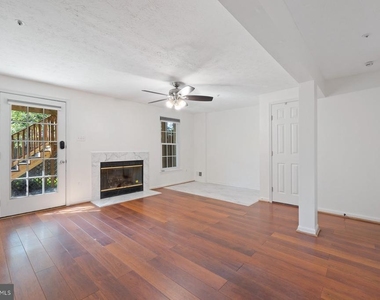 806 Lilac Court - Photo Thumbnail 19