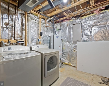 806 Lilac Court - Photo Thumbnail 23