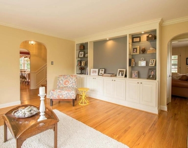 1921 Marsh Road - Photo Thumbnail 4