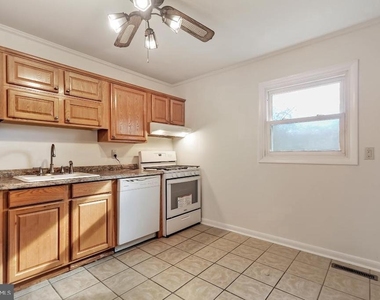 996 Boggs Drive - Photo Thumbnail 4