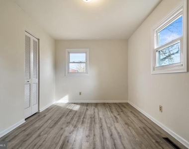 996 Boggs Drive - Photo Thumbnail 5