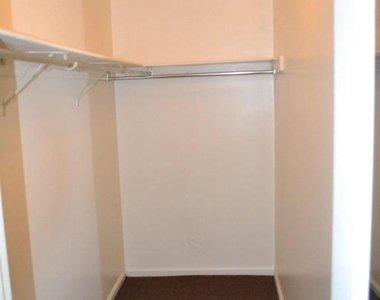 303 Cold Spring Place - Photo Thumbnail 11