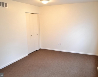 303 Cold Spring Place - Photo Thumbnail 9