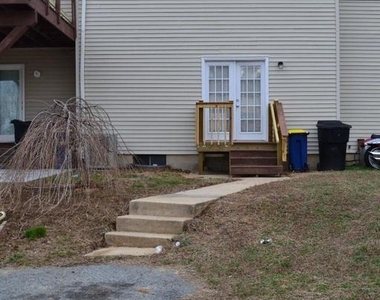 303 Cold Spring Place - Photo Thumbnail 16