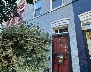 240 14th Street Ne - Photo Thumbnail 1