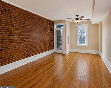 240 14th Street Ne - Photo Thumbnail 2