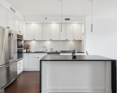 1011 M Street Nw - Photo Thumbnail 3
