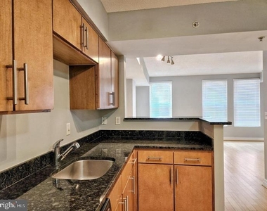 915 E Street Nw - Photo Thumbnail 4