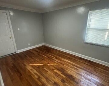 14740 Woodmont Avenue - Photo Thumbnail 6