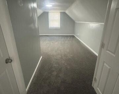 14740 Woodmont Avenue - Photo Thumbnail 12