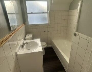 14740 Woodmont Avenue - Photo Thumbnail 10
