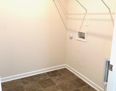 528 Lionheart Lane - Photo Thumbnail 18