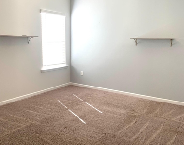 528 Lionheart Lane - Photo Thumbnail 15