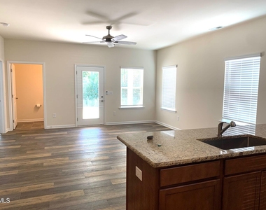 528 Lionheart Lane - Photo Thumbnail 2