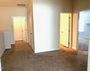 528 Lionheart Lane - Photo Thumbnail 13