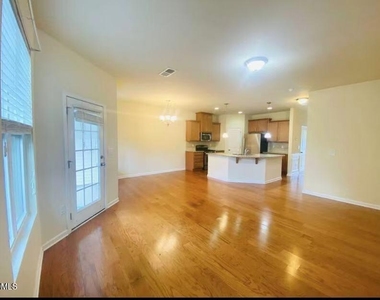 714 Silver Stream Lane - Photo Thumbnail 8