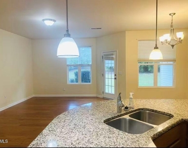714 Silver Stream Lane - Photo Thumbnail 6