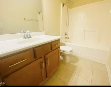 714 Silver Stream Lane - Photo Thumbnail 16