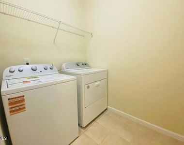 714 Silver Stream Lane - Photo Thumbnail 18