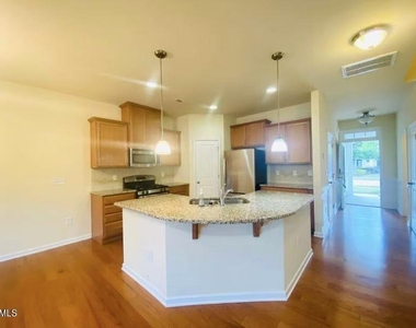 714 Silver Stream Lane - Photo Thumbnail 3