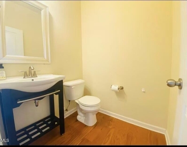 714 Silver Stream Lane - Photo Thumbnail 17