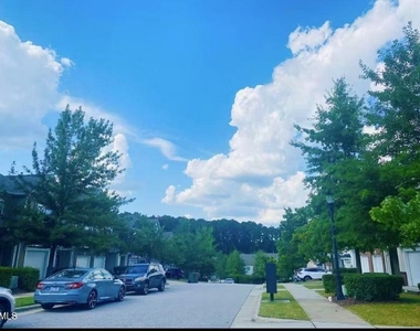 714 Silver Stream Lane - Photo Thumbnail 21