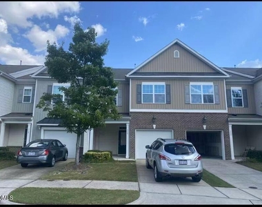 714 Silver Stream Lane - Photo Thumbnail 1