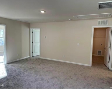 120 Katrine Way - Photo Thumbnail 8