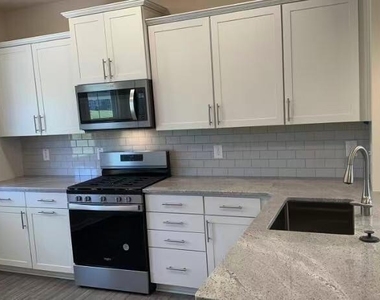 120 Katrine Way - Photo Thumbnail 3
