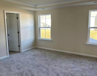 120 Katrine Way - Photo Thumbnail 9