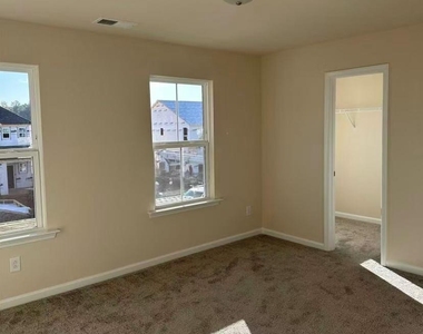 120 Katrine Way - Photo Thumbnail 7