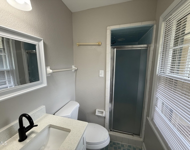 3609 Greenlawn Drive - Photo Thumbnail 9