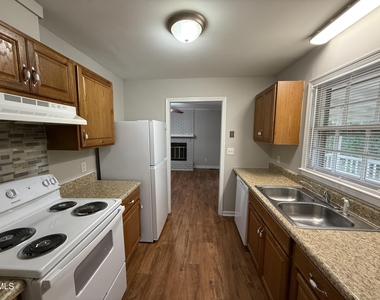 3609 Greenlawn Drive - Photo Thumbnail 5