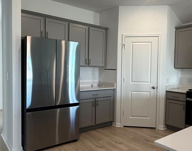 197 Santa Rosa Ln - Photo Thumbnail 7