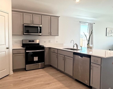 197 Santa Rosa Ln - Photo Thumbnail 8
