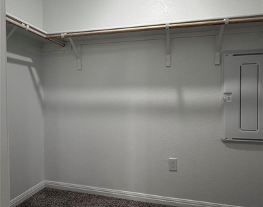 197 Santa Rosa Ln - Photo Thumbnail 13