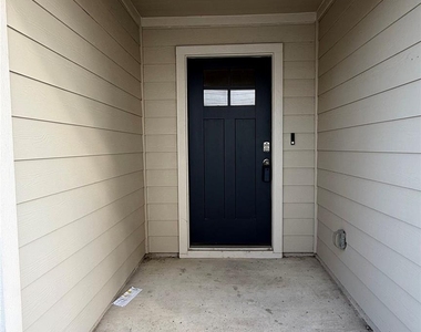 197 Santa Rosa Ln - Photo Thumbnail 2