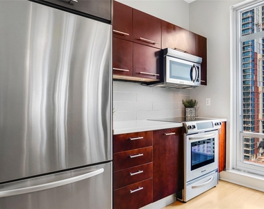 603 Davis St - Photo Thumbnail 8